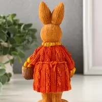 Сувенир полистоун "Зайка в вязанном платье с корзиной яиц" 5,5х8,2х16 см Сувенир полистоун "Зайка в вязанном платье с корзиной яиц" 5,5х8,2х16 см