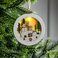 Ёлочная игрушка &laquo;Шар со снеговиками&raquo;, 10.5&times;10.5&times;1.5 см, от батареек, свечение тёплое белое