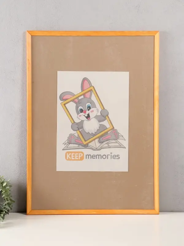 Фоторамка дерево 50х70 см, сосна №2 (пластиковый экран) Фоторамка дерево 50х70 см, сосна №2 (пластиковый экран)