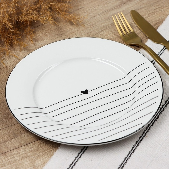 Тарелка керамическая «С любовью», 20 см, цвет белый Тарелка керамическая «С любовью», 20 см, цвет белый