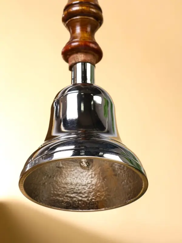 Колокольчик  Колокольчик "Серебряный звон" алюминий, с деревянной ручкой 8х8х24 см