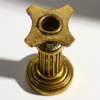 Подсвечник на 1 свечу &laquo;Колонна Афродиты&raquo;, полистоун, состаренное золото, 7&times;7&times;13.5 см