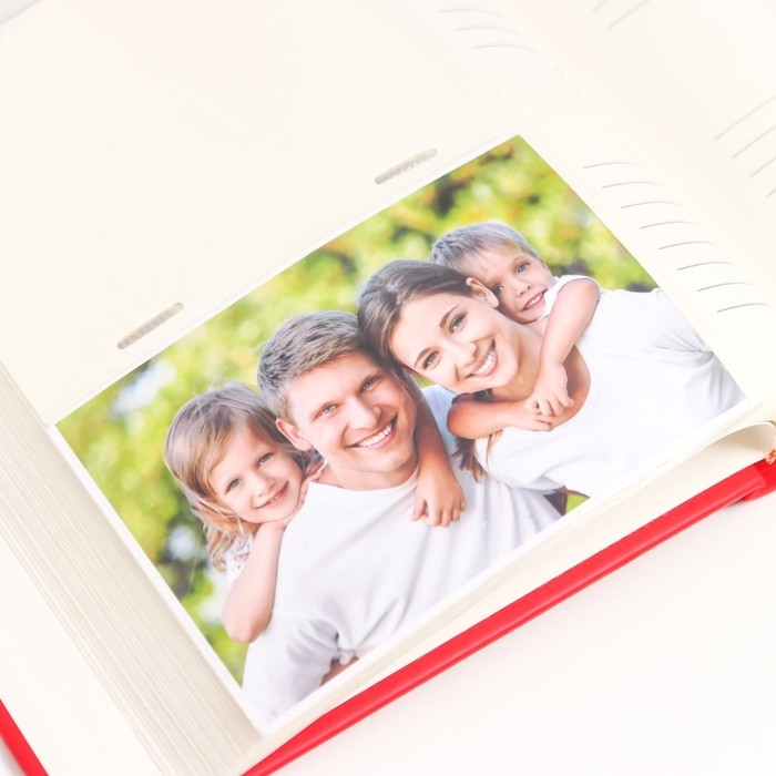 Фотоальбом на 200 фото 10х15 см Фотоальбом на 200 фото 10х15 см "Красный делюкс" бум.карм.с мемо, книжн. пер-т