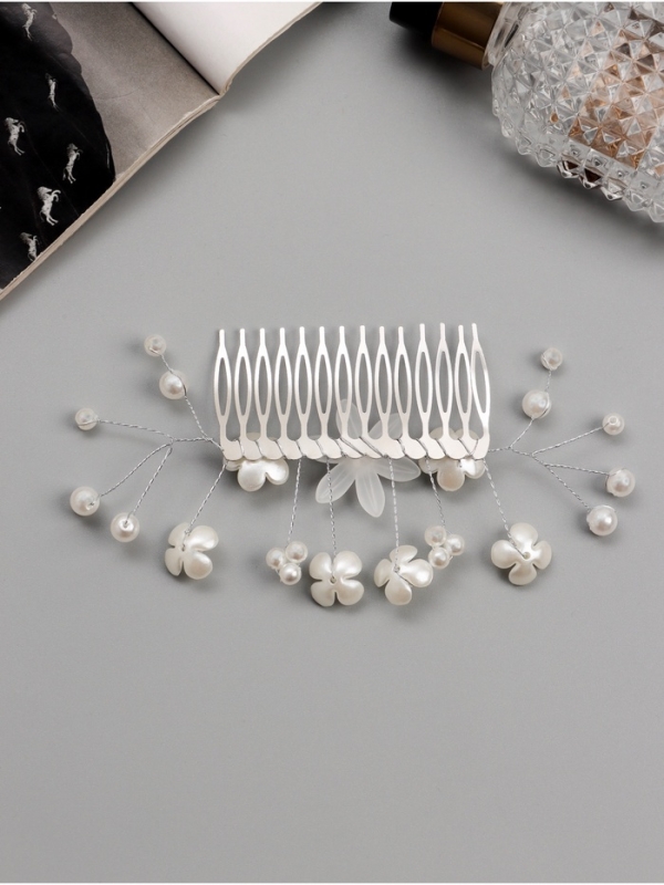 Гребень для волос Гребень для волос "Эмилия" цветы бусинки, 11х6,5 см, белый