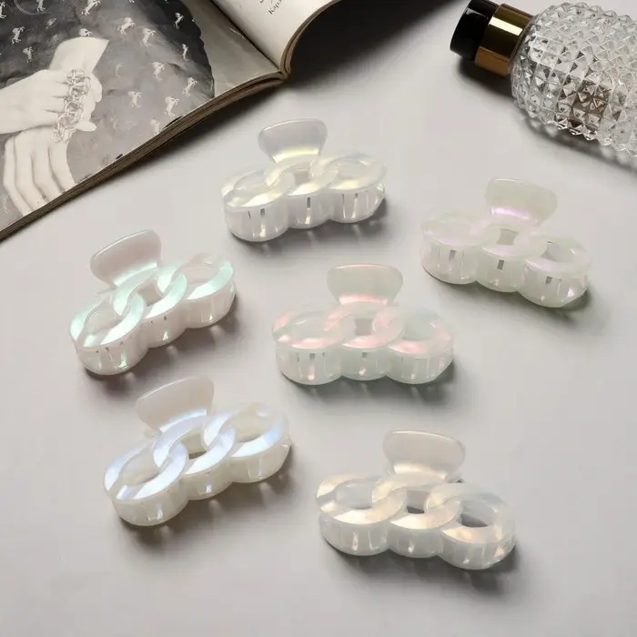 Крабик для волос «Жемчужный», косичка, 7 см, белый Крабик для волос «Жемчужный», косичка, 7 см, белый