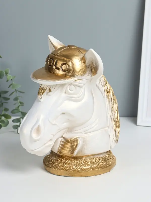 Копилка "Конь в кепке" 26х14,5х21,5 см, белый с золотом