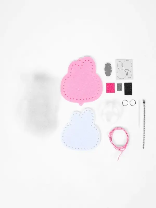 Набор для создания брелка из фетра "Зайка"