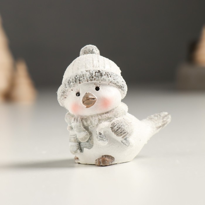 Сувенир полистоун Сувенир полистоун "Белый птенчик в шапке и вязанном шарфе" серебро МИКС 5х3,5х5 см