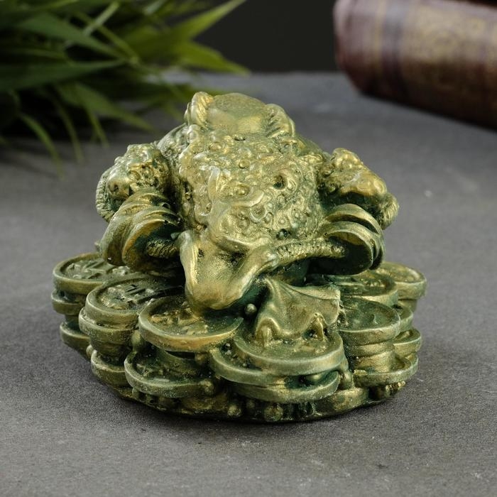 Фигура Фигура "Жаба на деньгах" зеленый с позолотой 8х8х4см