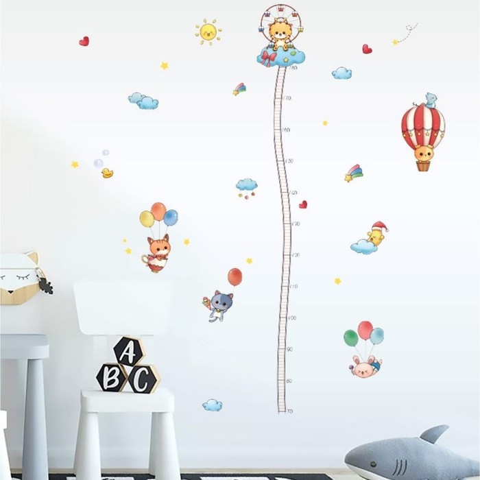 Наклейка пластик интерьерная цветная ростомер  Наклейка пластик интерьерная цветная ростомер "Зверята в облаках" 45x60 см