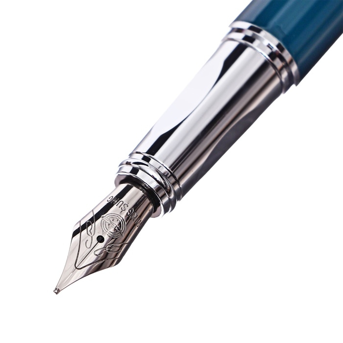 Ручка подарочная перьевая в кожзам футляре Классика корпус зеленый/серебро Ручка подарочная перьевая в кожзам футляре Классика корпус зеленый/серебро