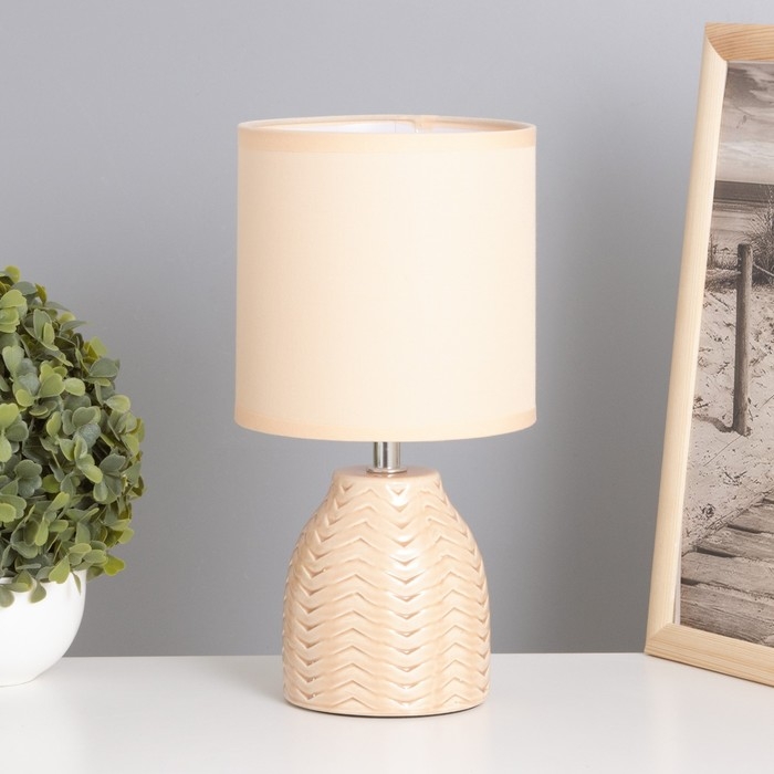 Лампа настольная Лампа настольная "Квиллен" 1х40Вт Е14 бежевый 13х13х25см