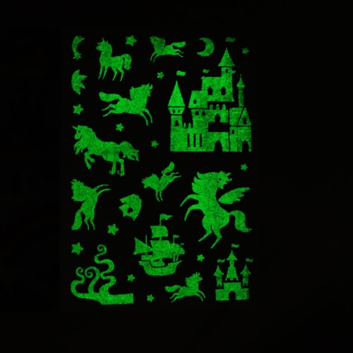 Книга со светящимися наклейками «Страна чудес», 60 наклеек, 4 стр. Книга со светящимися наклейками «Страна чудес», 60 наклеек, 4 стр.