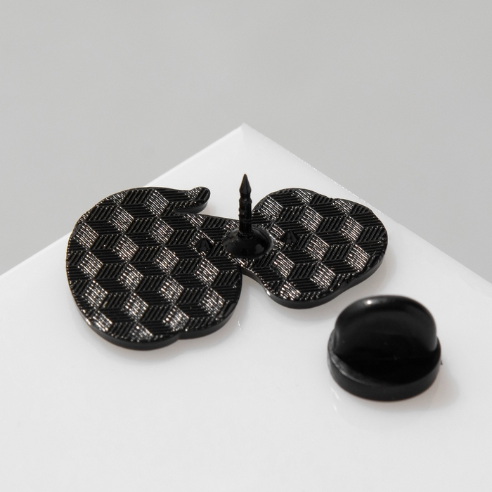 Новый год! Символ года 2025! Значок «Змейка» настороженная, цвет голубой в чёрном металле Новый год! Символ года 2025! Значок «Змейка» настороженная, цвет голубой в чёрном металле