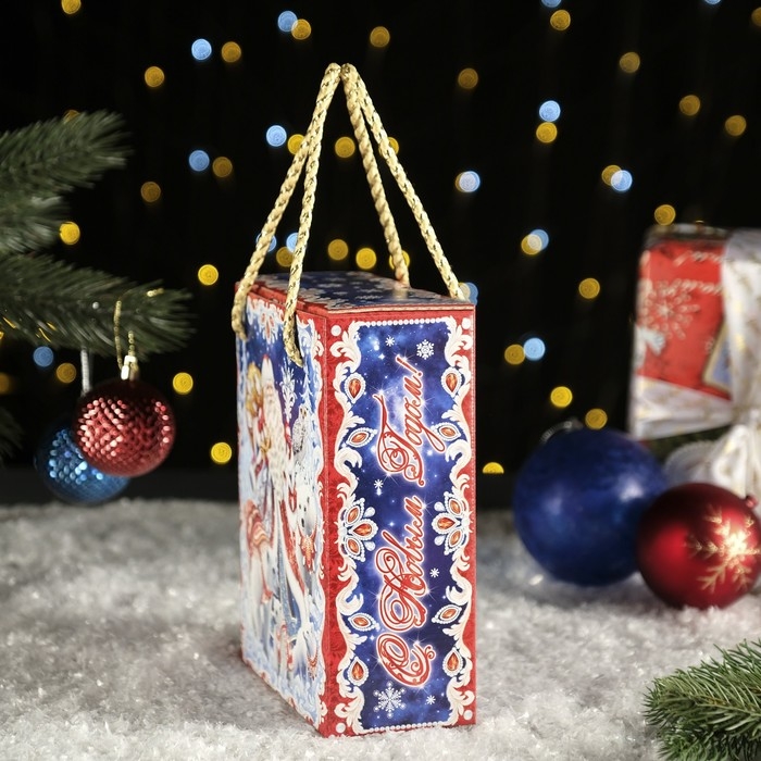 Новый год. Подарочная коробка Новый год. Подарочная коробка "Сувенирный" в красном, 16,5 х 7 х 20,8см.