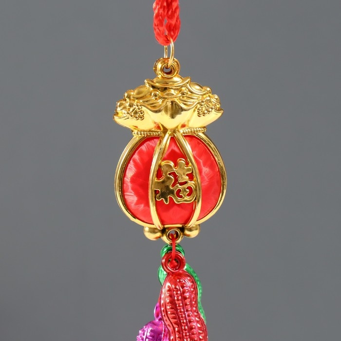 Подвеска пластик, текстиль Подвеска пластик, текстиль "Красный денежный мешок с арахисом" 2,5х3,5х32 см