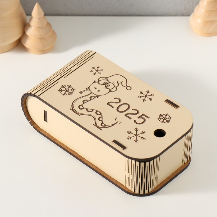 Новогодняя шкатулка  Новогодняя шкатулка "Змея. Новый год" 13х7х4