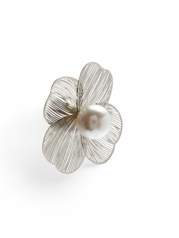 Серьги с жемчугом «Цветы» крупные, цвет белый в серебре Серьги с жемчугом «Цветы» крупные, цвет белый в серебре