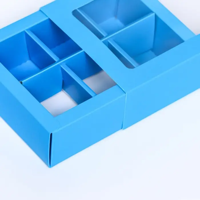 Коробка для 6 конфет, голубой, 13.7×9.85×3.86 см Коробка для 6 конфет, голубой, 13.7×9.85×3.86 см