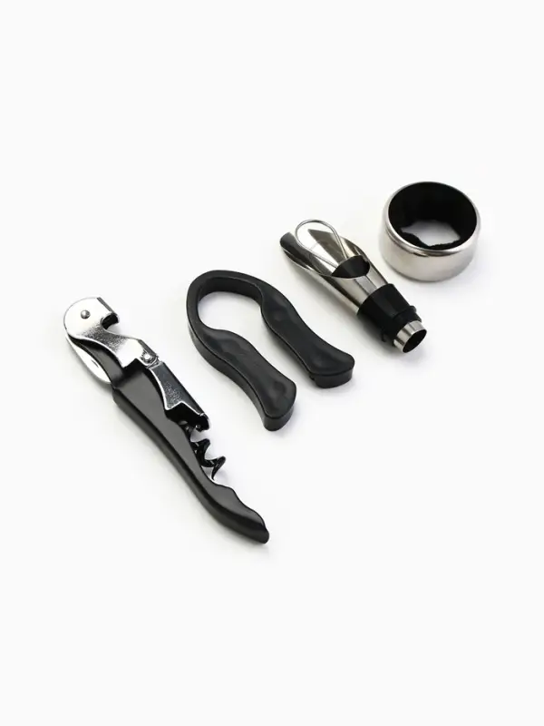 Подарочный набор для вина &laquo;Золотому человеку&raquo;: 4 предмета + шахматы