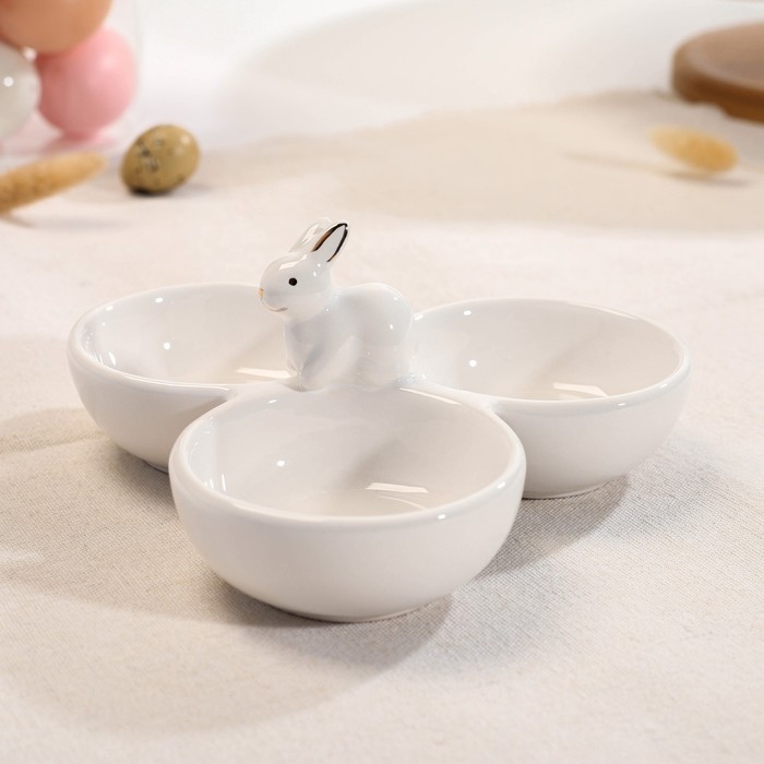 Менажница 3 ячейки Доляна «Зайка в золотом», 16,5×9 см, цвет белый Менажница 3 ячейки Доляна «Зайка в золотом», 16,5×9 см, цвет белый