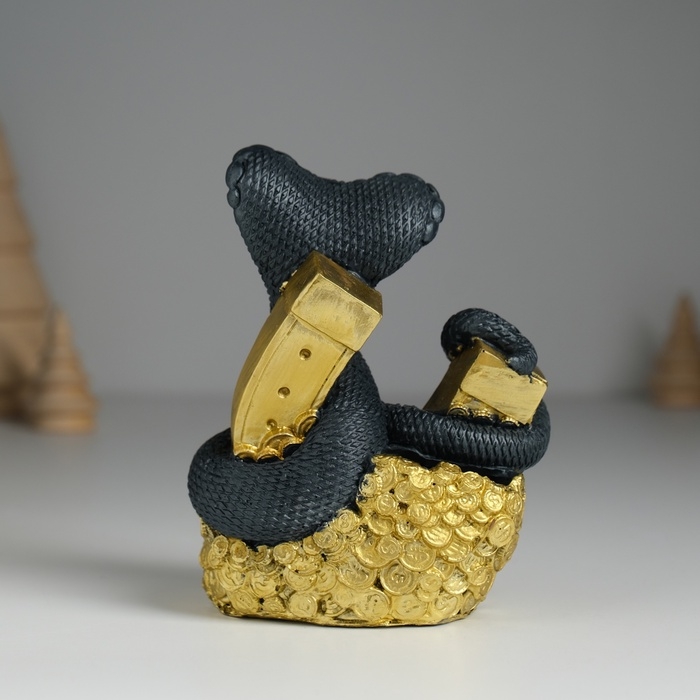 Копилка полистоун Копилка полистоун "Змея тёмная на монетах" 8,3х6,3х10,2 см