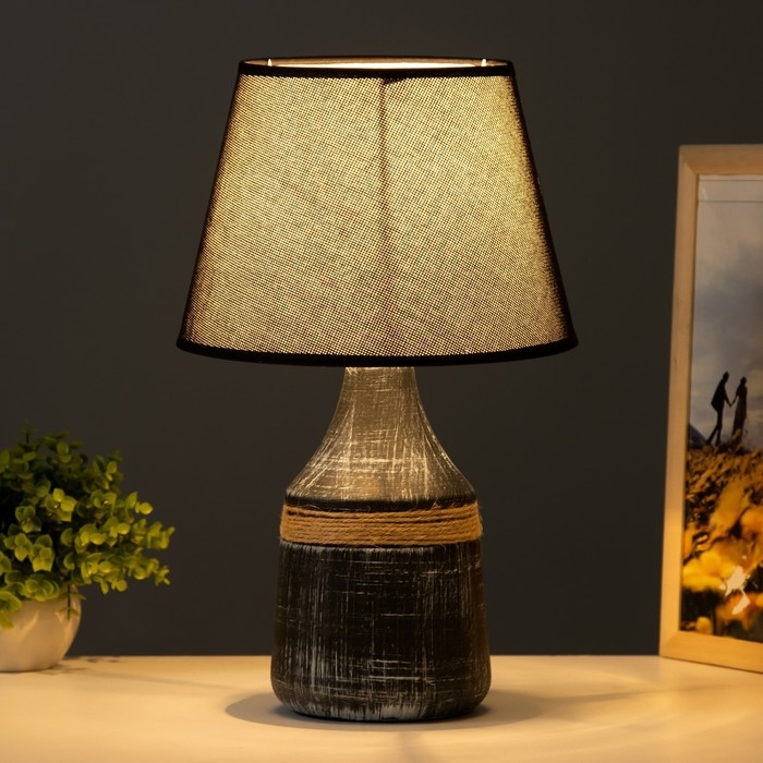 Настольная лампа Настольная лампа "Вейез" 1хE14 черный 22х22х37 см RISALUX