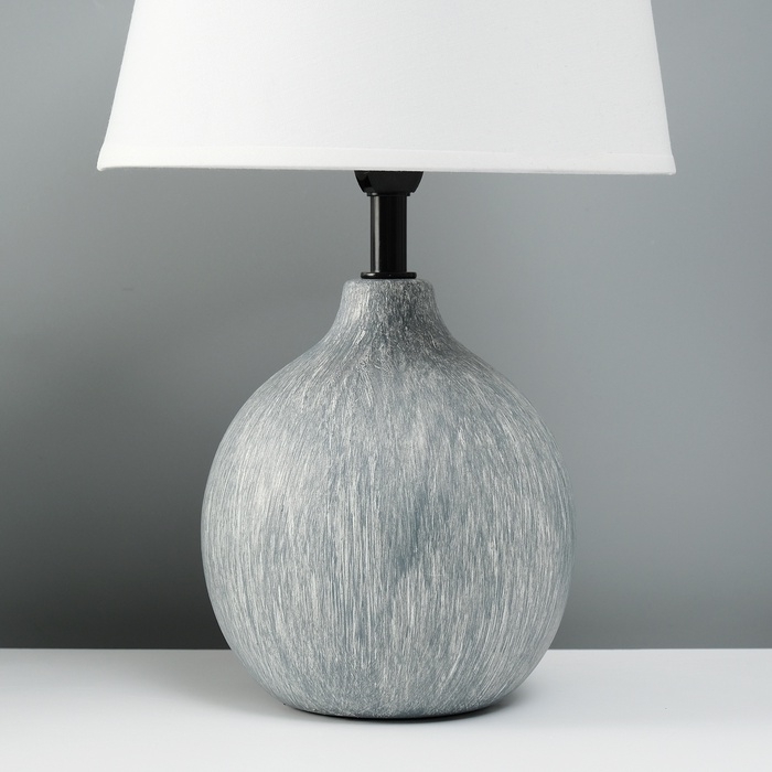 Лампа настольная Лампа настольная "Тезис" 1х40Вт Е14 серый 20х20х32см