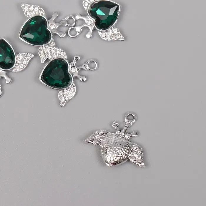 Декор для творчества металл, стразы Декор для творчества металл, стразы "Сердце с крыльями" серебро 2,2х2,4х0,5 см