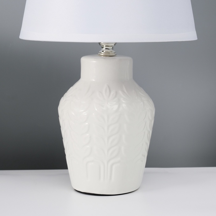 Настольная лампа с абажуром RISALUX «Лиам», Е14, 40 Вт, белый, 20×20×31 см Настольная лампа с абажуром RISALUX «Лиам», Е14, 40 Вт, белый, 20×20×31 см