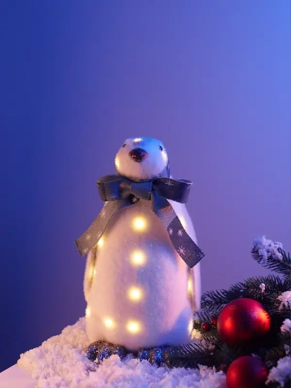 Фигура светодиодная &laquo;Пингвин в шарфе&raquo;, 20 LED, 18&times;18&times;32 см, постоянное свечение, от батареек, свечение тёплое белое
