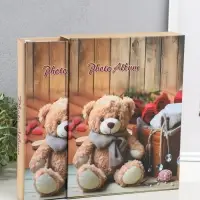 Фотоальбом на 200 фото 13х18 см "Медведь в шарфе, красные розы" в коробке 5,5х23,5х29,5 см   1096272