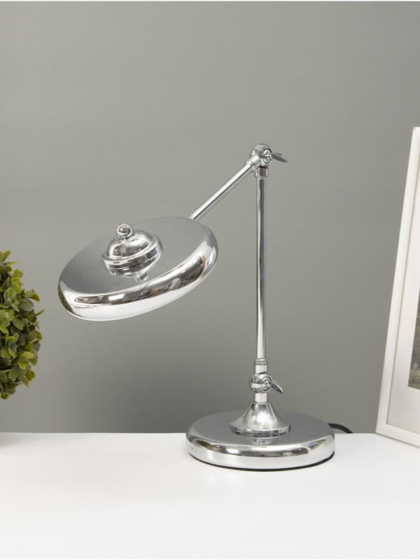 Настольная лампа Настольная лампа "Босс" 7Вт LED 3000-6000К 15х28х34см