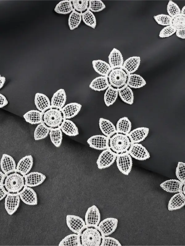 Аппликация для одежды «Цветок», кружевная, d=4.5 см, 10 шт., белая Аппликация для одежды «Цветок», кружевная, d=4.5 см, 10 шт., белая