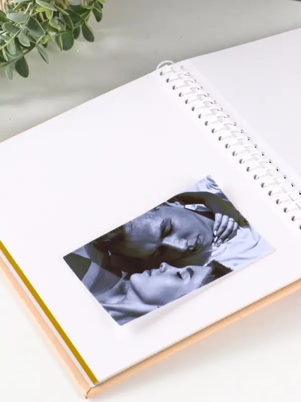 Фотоальбом Фотоальбом "Люблю тебя" 10 "магнитных"листов 23X28см, пер-т внутр.спираль