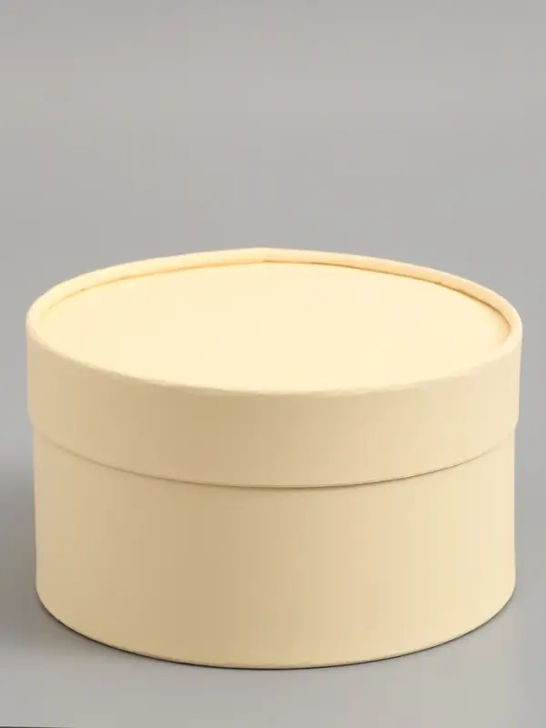 Подарочная коробка круглая, сливочный, завальцованная без окна, 18&times;10 см