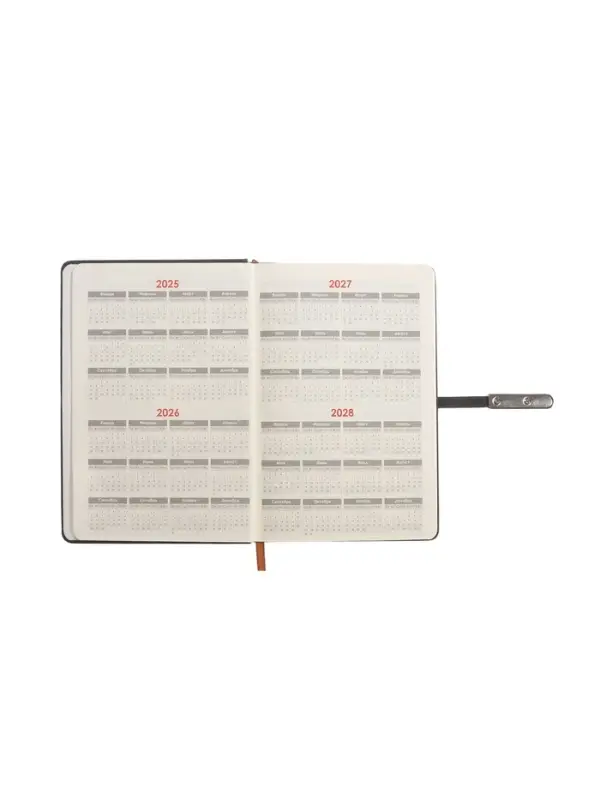 Ежедневник недатированный формат А5, с хлястиком, 112л, линия, пвх, Узор Черный Ежедневник недатированный формат А5, с хлястиком, 112л, линия, пвх, Узор Черный