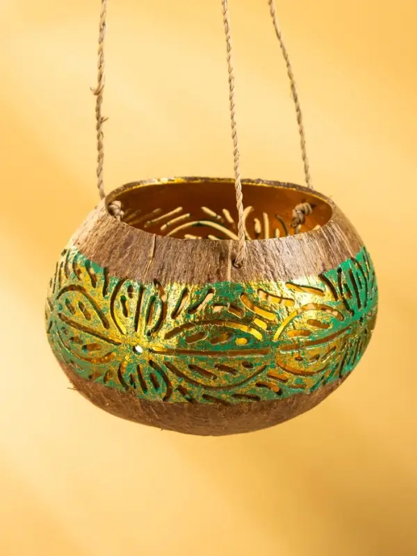Подсвечник подвесной из кокоса, 9-12 см, зелёно-золотой Подсвечник подвесной из кокоса, 9-12 см, зелёно-золотой