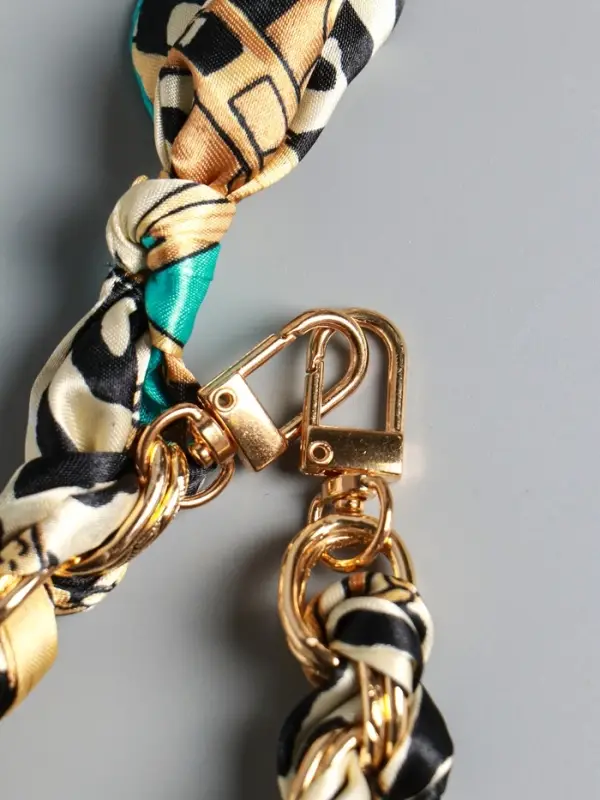 Брелок на 2 карабинах Брелок на 2 карабинах "Платок и цепочка" голубой 20х10х1,7 см