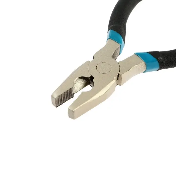 Плоскогубцы комбинированные ТУНДРА, никелированные, обрезиненные рукоятки, 160 мм Плоскогубцы комбинированные ТУНДРА, никелированные, обрезиненные рукоятки, 160 мм