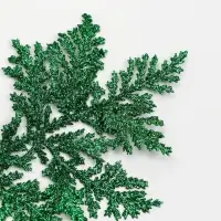 Ветка декоративная новогодняя «Изумление», в зелёном цвете, 0,3 × 12 × 28 см