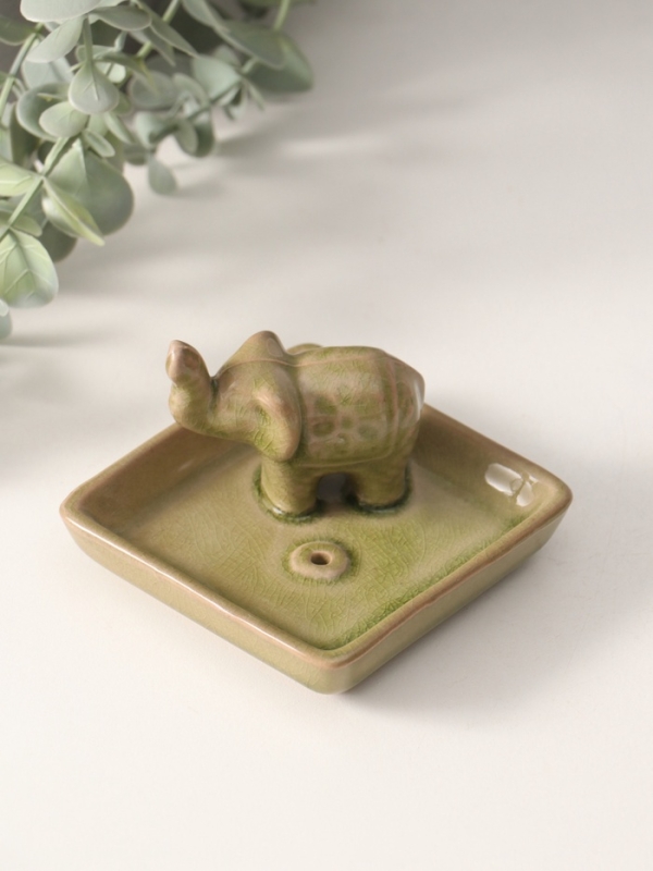 Подставка для благовоний керамика "Слон в цветочной попоне" тёмно-зелёный 9х9х6 см