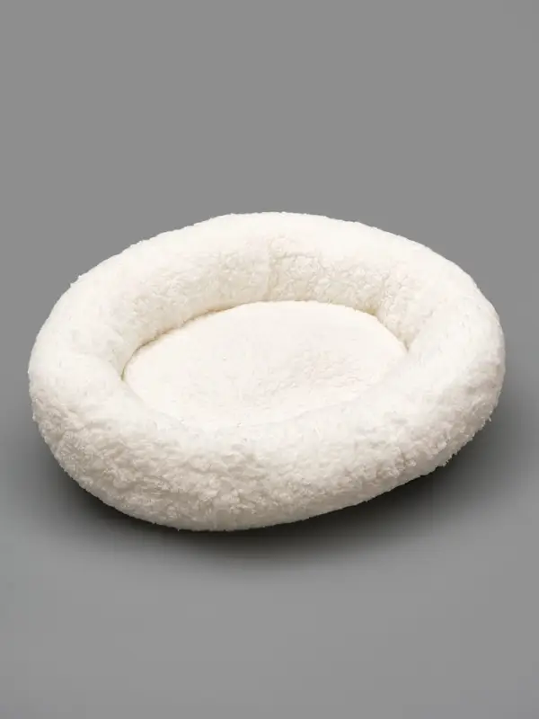 Лежанка для животных &laquo;Уют&raquo;, 50&times;42&times;11 см, мягкий мех, цвет молочный