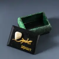 Шкатулка для украшений &laquo;Урал&raquo; прямоугольная, змеевик, с декоративным камнем, 7.5&times;5.5&times;5.5 см