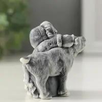 Сувенир "Девочка с оленёнком" 6,4 см Сувенир "Девочка с оленёнком" 6,4 см