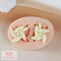 Молд силикон "Ветерок" 2,5х2,7х0,5 см Молд силикон "Ветерок" 2,5х2,7х0,5 см