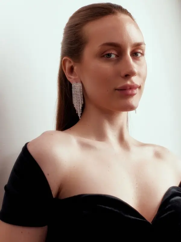 Серьги висячие со стразами &laquo;Вечное сияние&raquo;, сердечки, белые в серебре