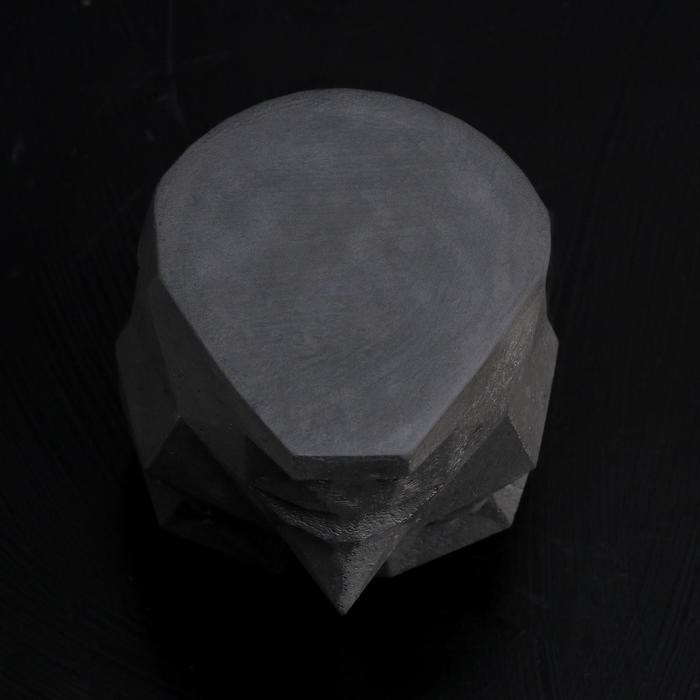 Кашпо полигональное из гипса «Голова», цвет чёрный, 11 × 12 см Кашпо полигональное из гипса «Голова», цвет чёрный, 11 × 12 см