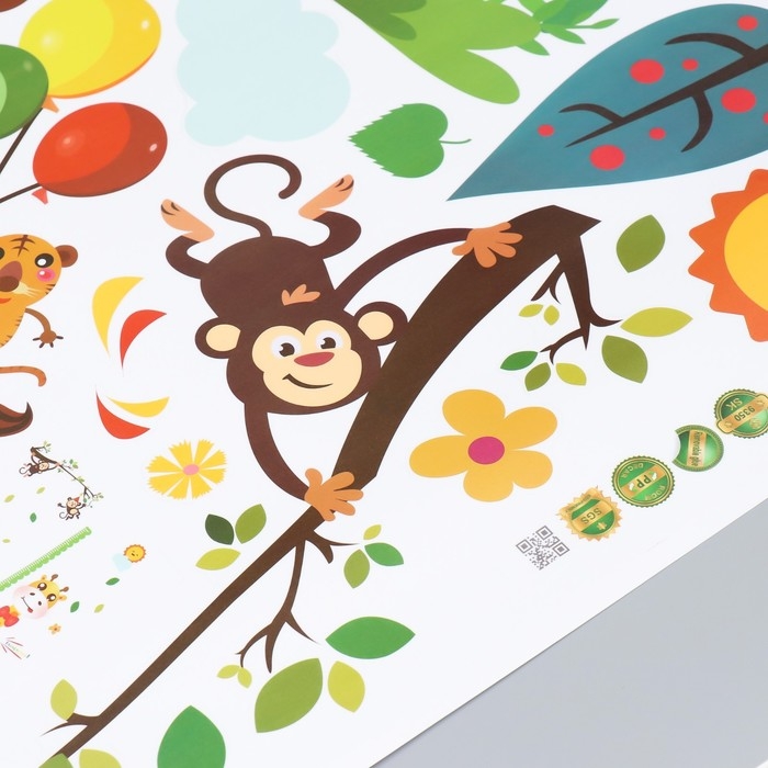 Наклейка пластик интерьерная цветная ростомер  Наклейка пластик интерьерная цветная ростомер "Жираф и мартышки" 60х90 см