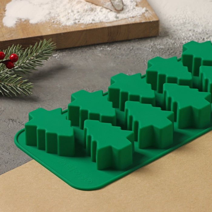 Форма для выпечки новогодняя Доляна &laquo;Ёлочка&raquo;, силикон, 32,5&times;11,5 см, 12 ячеек, цвет зелёный